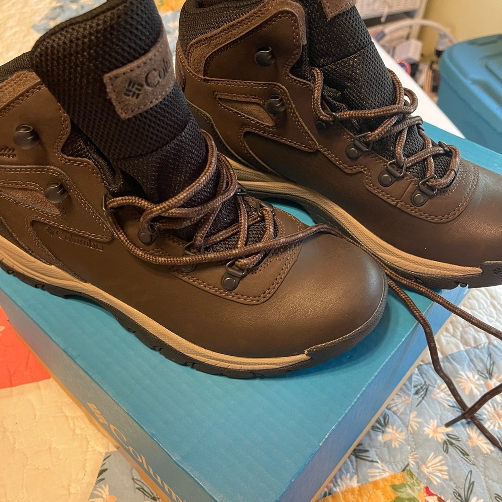 Columbia Dark Brown Lace-Up Waterproof Hiking Boots